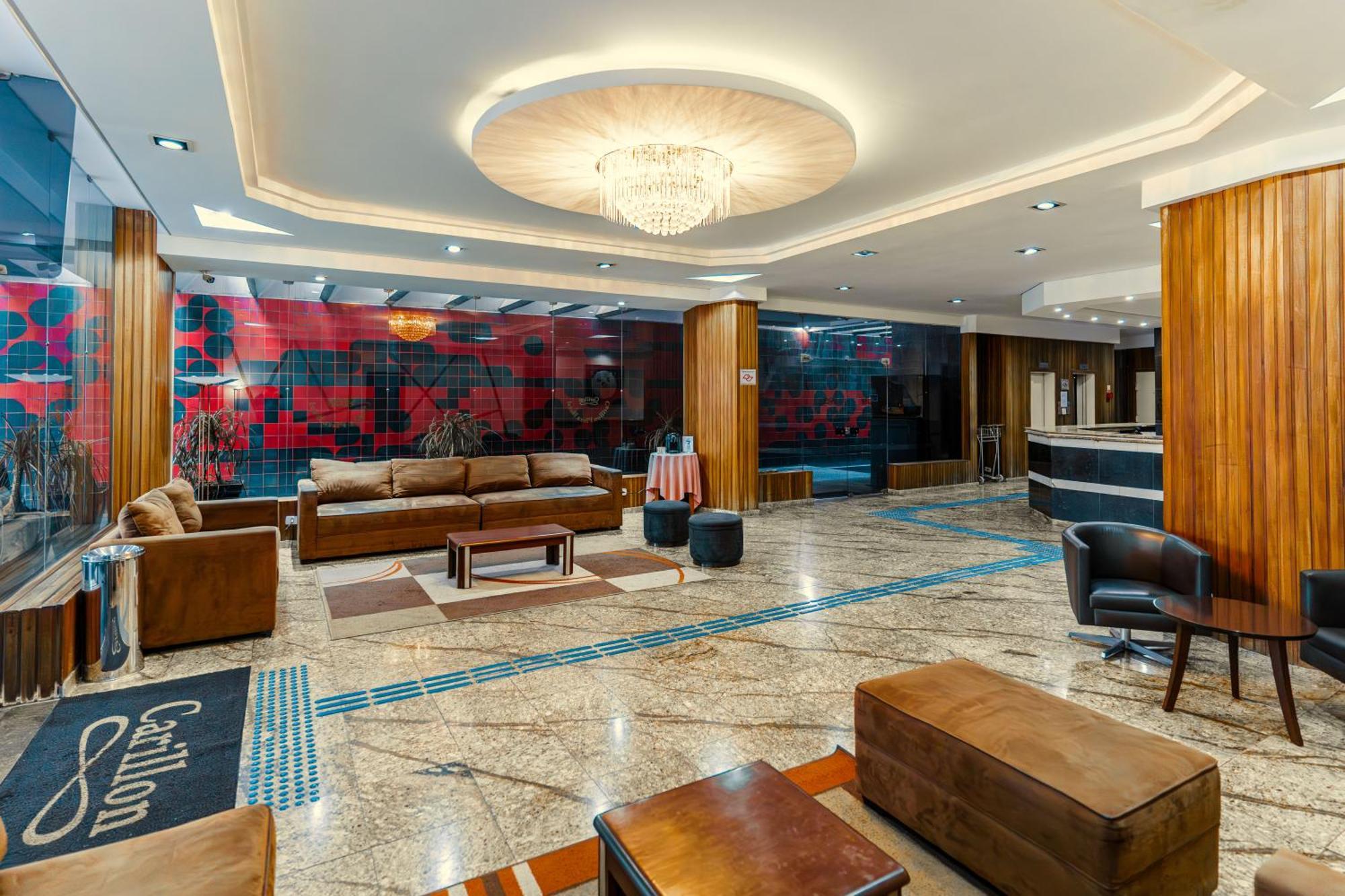 Carillon Plaza Hotel — Fotos 1